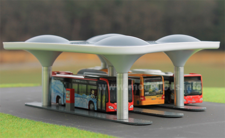 Altdorfer Freiheit: Eine Bushaltestelle als Fertigmodell im Maßstab 1/87
