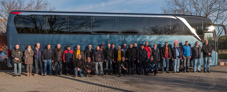 24 Busfahrer begleiteten den BUSFahrer-Supertest und kommentierten die neue TopClass-Baureihe.
