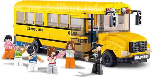 Das Werbefoto suggeriert einen gelben Schulbus, die Bausteine sind aber rot-orange.