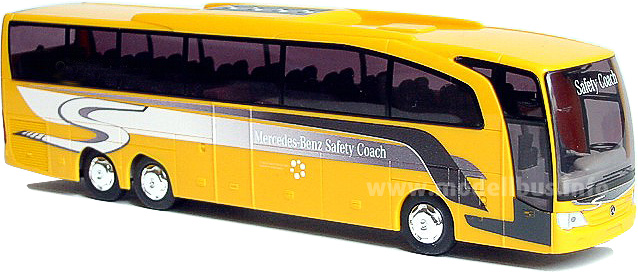 Der Mercedes-Benz Travego Safety Coach im Maßstab 1/87 aus dem MB Onlineshop. 