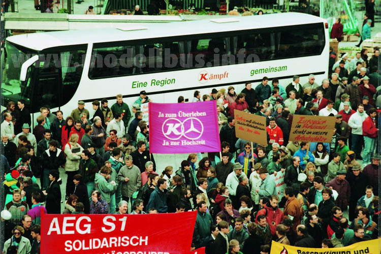 Februar 1995: Die Ulmer Öffentlichkeit demonstrierte friedlich ihren Willen zur Fusion von Mercedes-Benz und Kässbohrer.