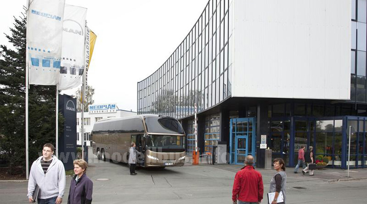 Neu am Standort Plaunen: Ein Bus Modification Center für die Marken MAN und Neoplan. 
