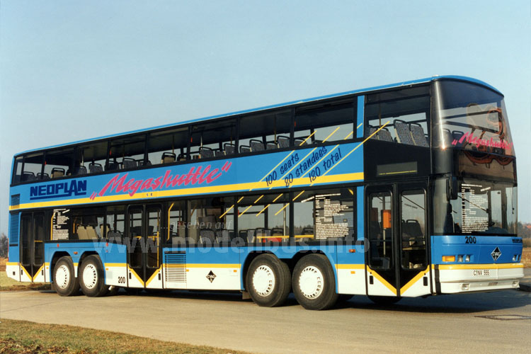 1993 wurde der Neoplan Megashuttle N 4032/4 in Chemnitz in Dienst gestellt. 