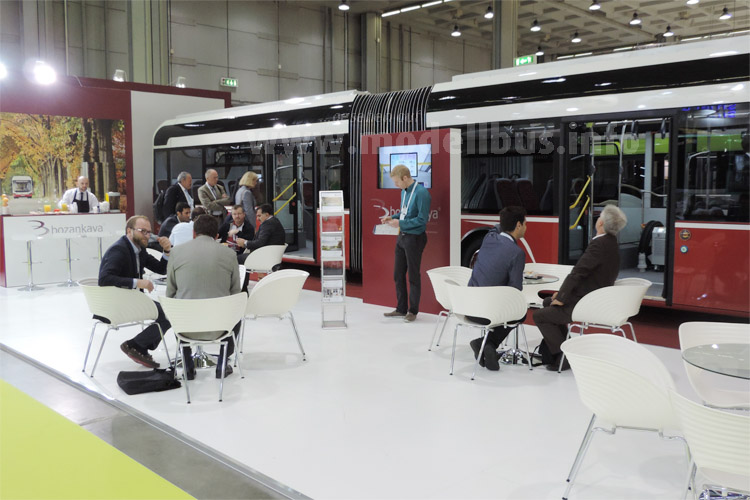 Weltpremiere auf dem UITP-Kongress in Mailand: Der Bozankaya Sileo S18 Elektro-Gelenkbus. 