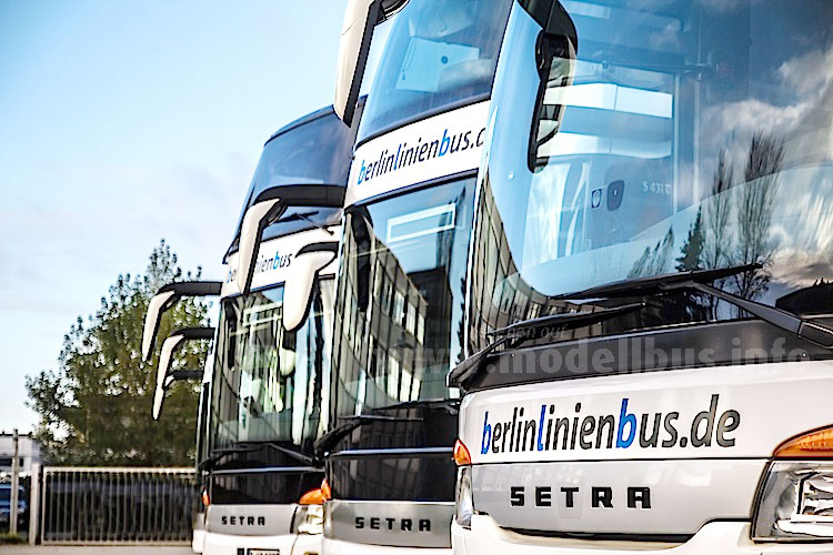 Im Dienst der Bahn: Die Fernbusse von Berlinlinienbus.   
