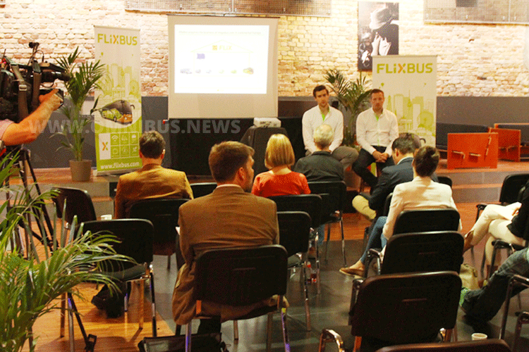 Am 30.6. gab FlixBus auf einer Pressekonferenz die Details zur Übernahme der megabus.com-Linien bekannt. Foto: Schreiber