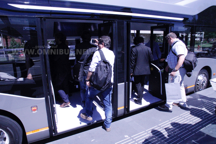 Mercedes-Benz Future Bus Türen