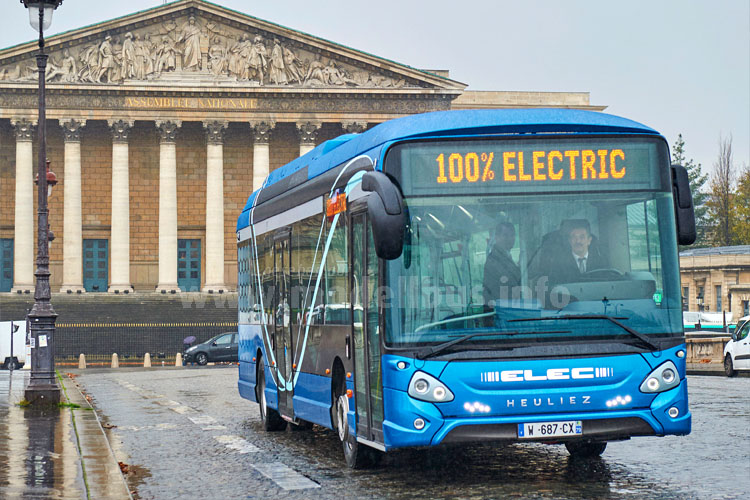 Stromert durch Paris: Der erste Elektrobus von Heuliez Bus. 