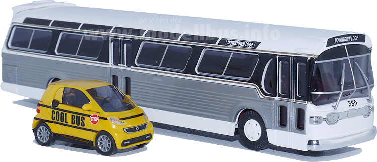 Zwei Klassiker aus Amerika: Der gelbe Schulbus und der legendäre Fishbowl. 