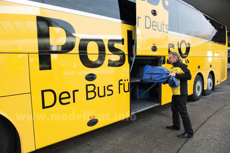 Zwischen Hamburg und Berlin nimmt der Postbus jetzt auch Pakete mit. 