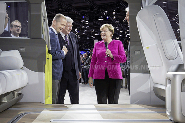 IAA, Buzz und Merkel