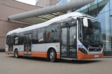 90 Hybridbusse