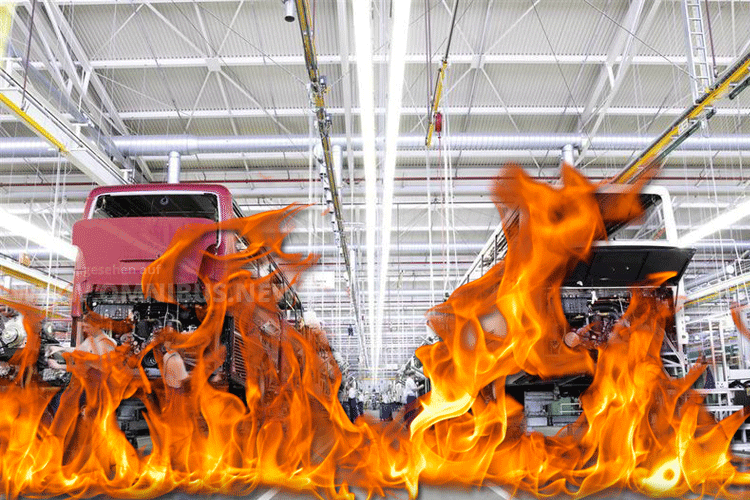Feuer in Setra-Fabrik