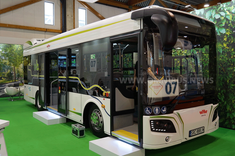 Neuer Midi-E-Bus