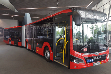 90 Hybrid-Gelenkbusse