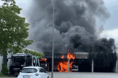 Feuer im Bus-Depot