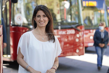 900 neue Busse für Rom