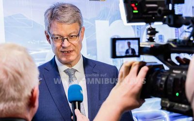 Schnieder lobt Bus-Branche