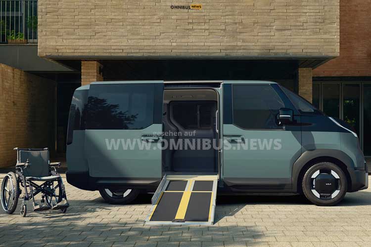 Mini-E-Bus mit Rampe