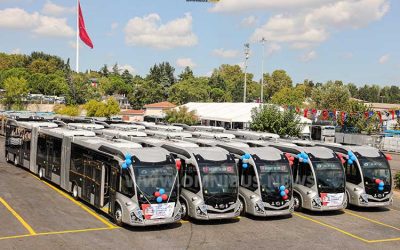 100 BRT-Doppelgelenkbusse